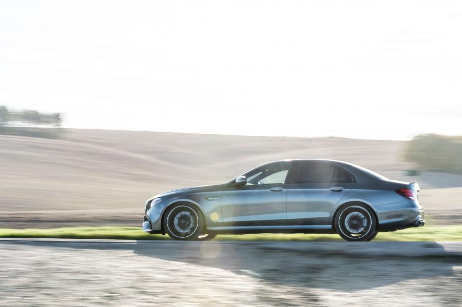  Mercedes-AMG E63 4Matic+ (W213) 2017 года  (UK) (фото 30 из 30)
